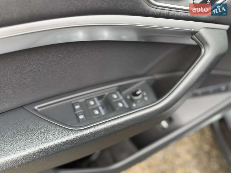 Позашляховик / Кросовер Audi e-tron 2021 в Трускавці