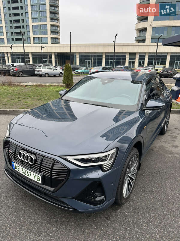 Позашляховик / Кросовер Audi e-tron 2020 в Дніпрі