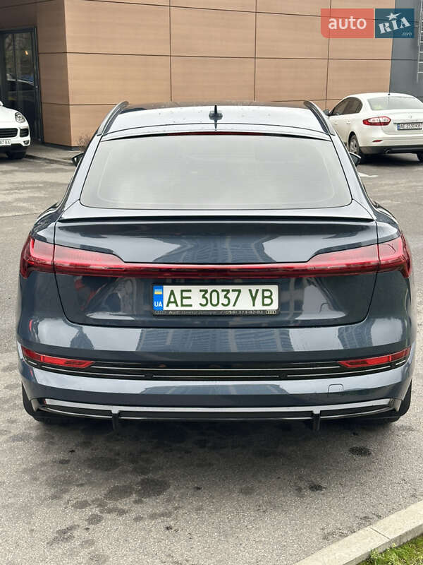 Позашляховик / Кросовер Audi e-tron 2020 в Дніпрі
