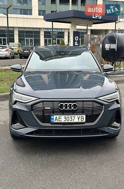 Позашляховик / Кросовер Audi e-tron 2020 в Дніпрі