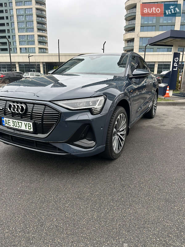 Позашляховик / Кросовер Audi e-tron 2020 в Дніпрі