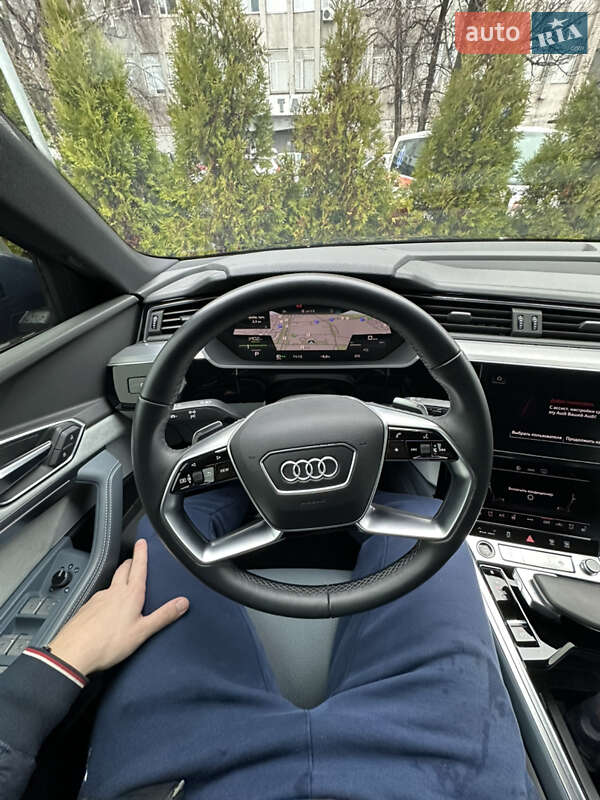 Позашляховик / Кросовер Audi e-tron 2020 в Дніпрі