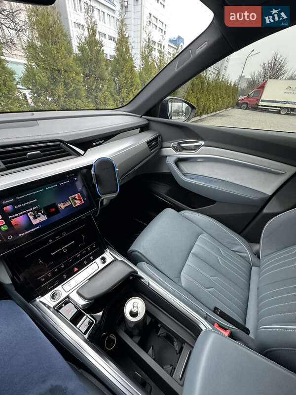 Позашляховик / Кросовер Audi e-tron 2020 в Дніпрі