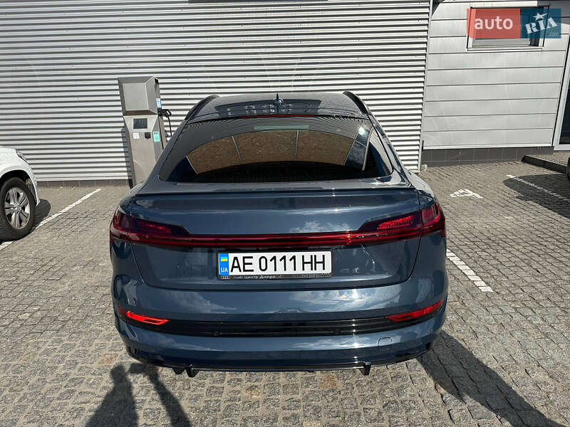Позашляховик / Кросовер Audi e-tron 2020 в Дніпрі