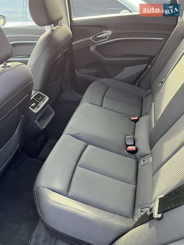 Внедорожник / Кроссовер Audi e-tron 2022 в Львове фото 22 Внедорожник / Кроссовер Audi e-tron 2022 в Львове