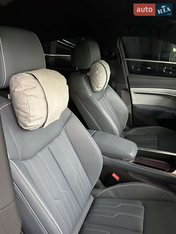 Позашляховик / Кросовер Audi e-tron 2020 в Дніпрі