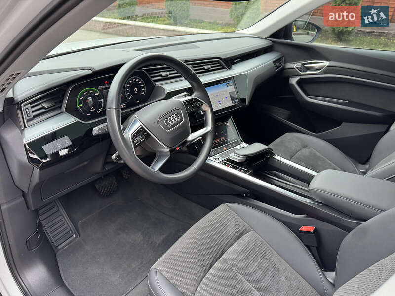 Внедорожник / Кроссовер Audi e-tron 2023 в Хмельницком