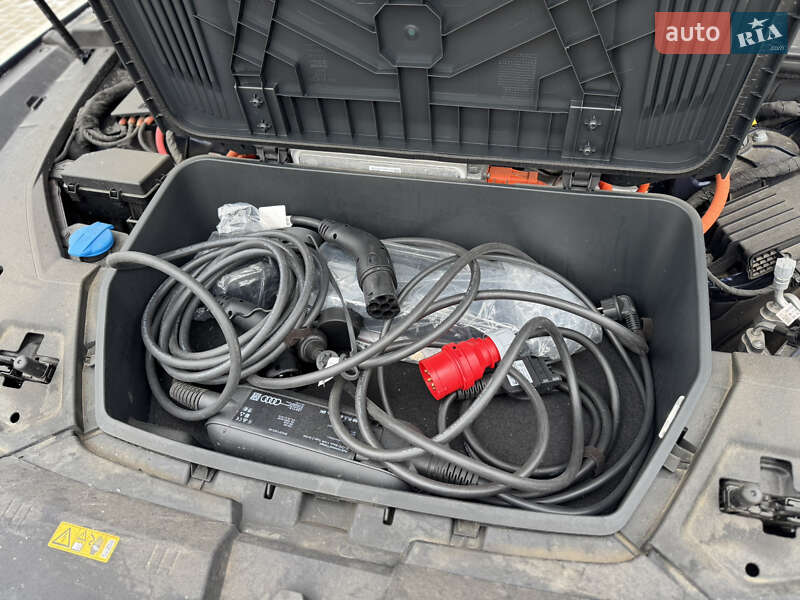 Внедорожник / Кроссовер Audi e-tron 2020 в Луцке