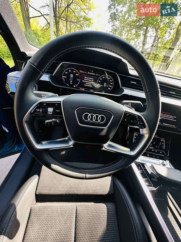 Внедорожник / Кроссовер Audi e-tron 2020 в Киеве фото 23 Внедорожник / Кроссовер Audi e-tron 2020 в Киеве
