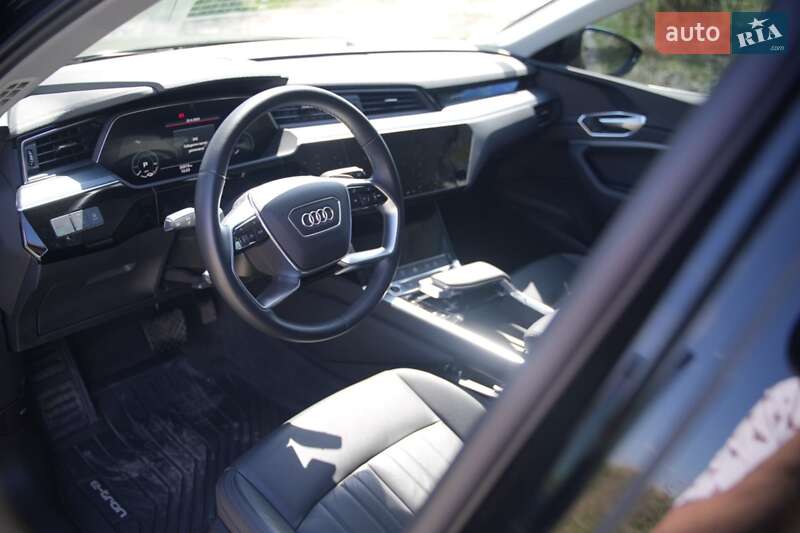 Внедорожник / Кроссовер Audi e-tron 2022 в Дубно фото 25 Внедорожник / Кроссовер Audi e-tron 2022 в Дубно
