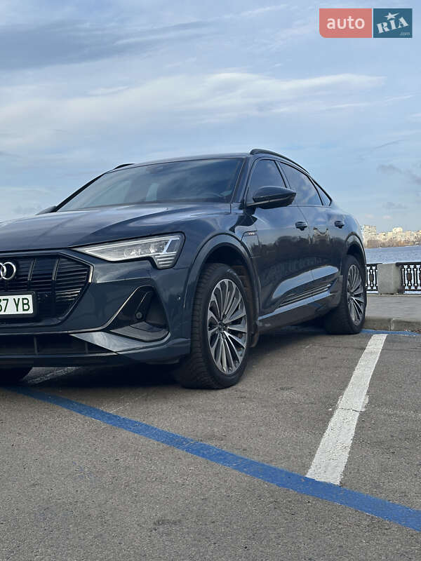 Внедорожник / Кроссовер Audi e-tron 2020 в Днепре фото 9 Внедорожник / Кроссовер Audi e-tron 2020 в Днепре