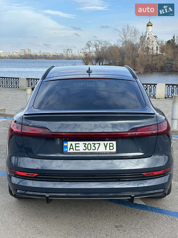 Внедорожник / Кроссовер Audi e-tron 2020 в Днепре фото 12 Внедорожник / Кроссовер Audi e-tron 2020 в Днепре