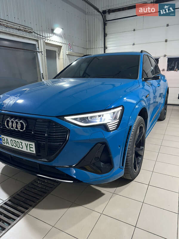Внедорожник / Кроссовер Audi e-tron 2020 в Кривом Озере