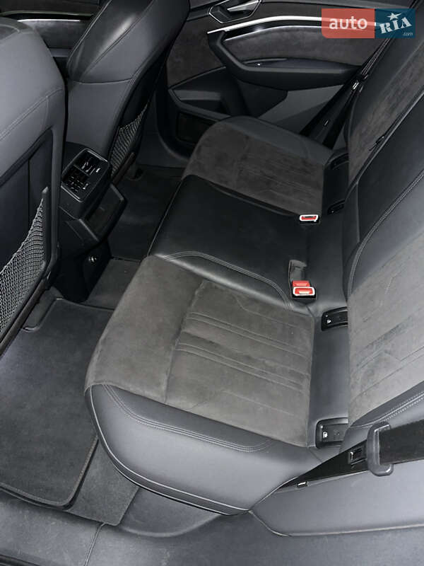 Внедорожник / Кроссовер Audi e-tron 2020 в Кривом Озере