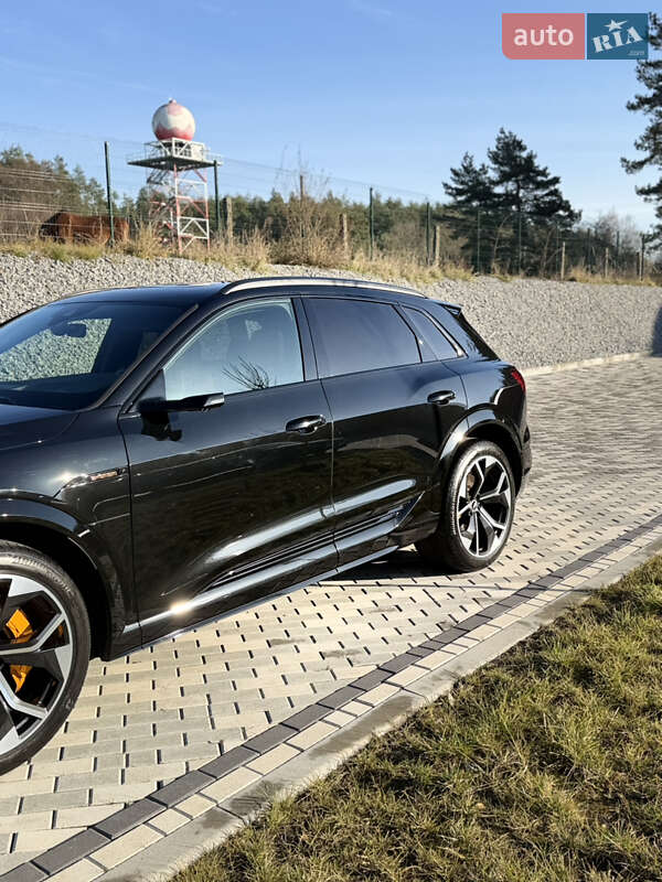 Внедорожник / Кроссовер Audi e-tron 2022 в Львове