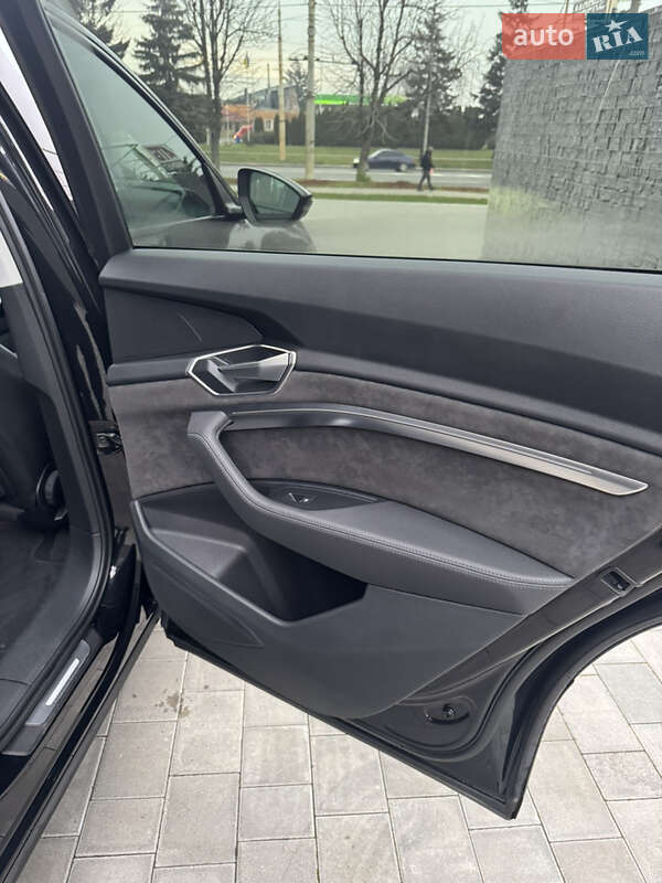 Внедорожник / Кроссовер Audi e-tron 2019 в Луцке фото 39 Внедорожник / Кроссовер Audi e-tron 2019 в Луцке
