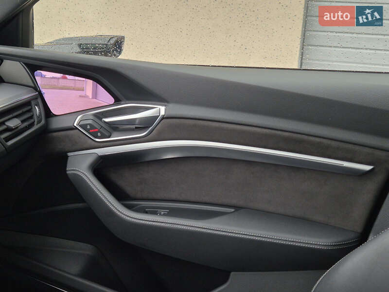 Внедорожник / Кроссовер Audi e-tron 2019 в Радехове фото 21 Внедорожник / Кроссовер Audi e-tron 2019 в Радехове