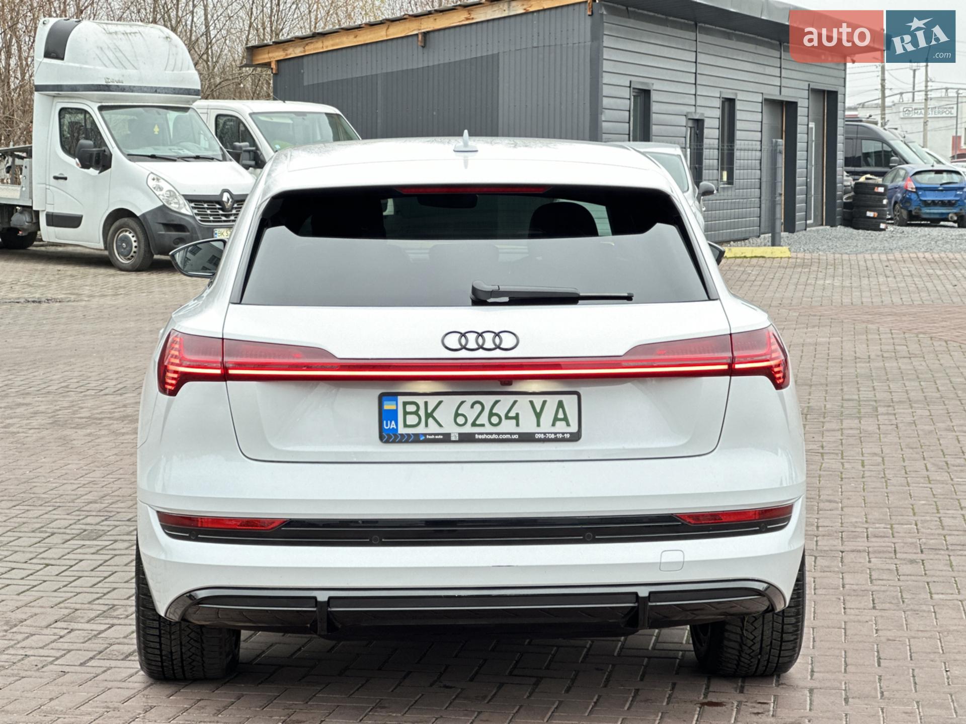 2022 Audi e-tron - мініатюра 5