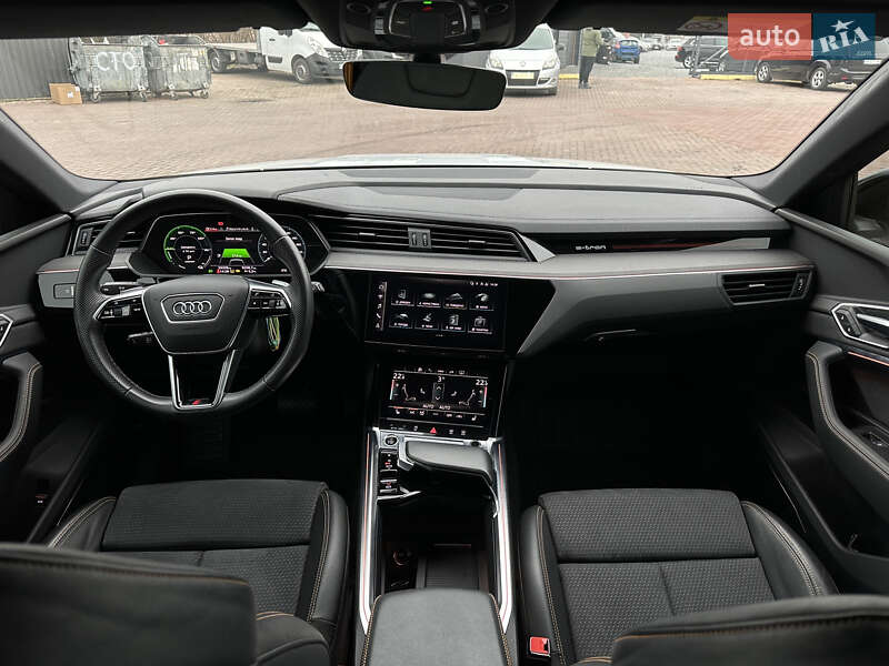 Внедорожник / Кроссовер Audi e-tron 2022 в Ровно
