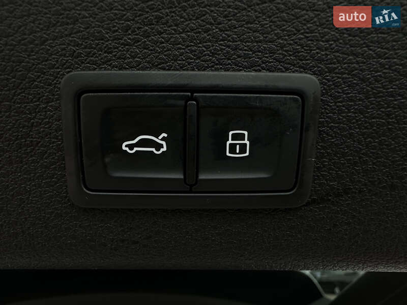 Внедорожник / Кроссовер Audi e-tron 2022 в Ровно