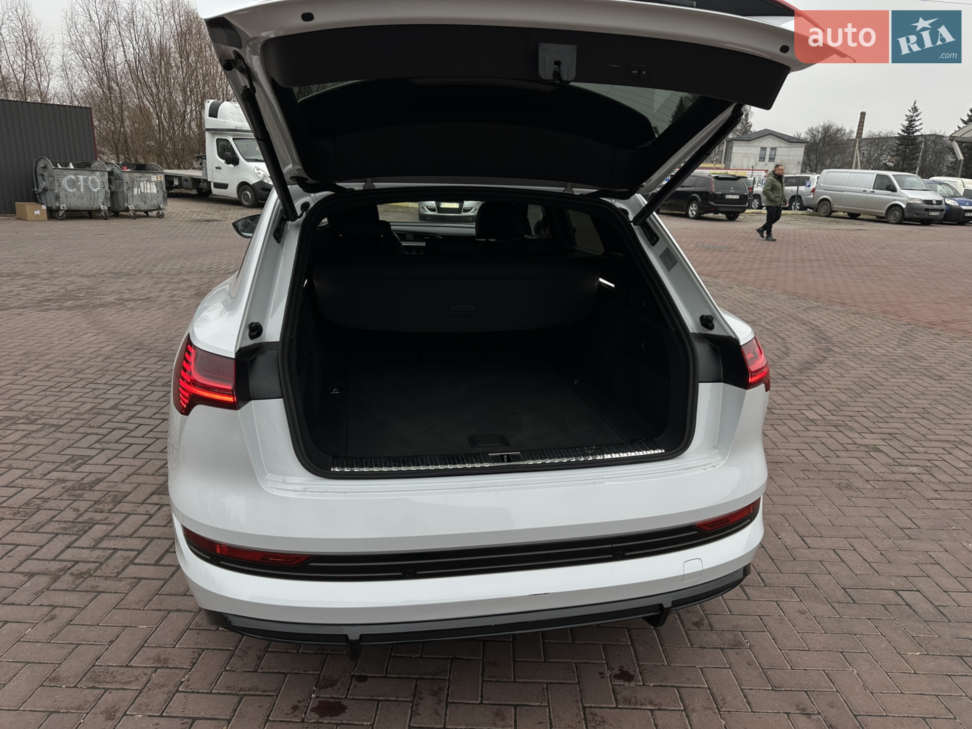 2022 Audi e-tron - мініатюра 21