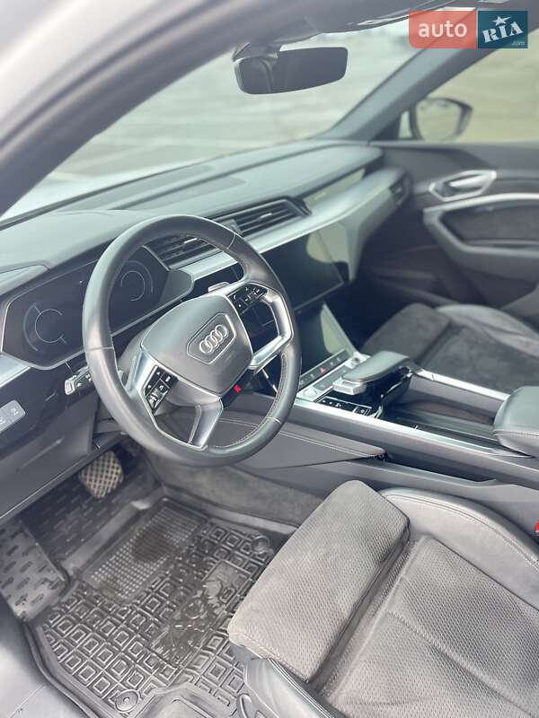 Внедорожник / Кроссовер Audi e-tron 2020 в Днепре фото 5 Внедорожник / Кроссовер Audi e-tron 2020 в Днепре