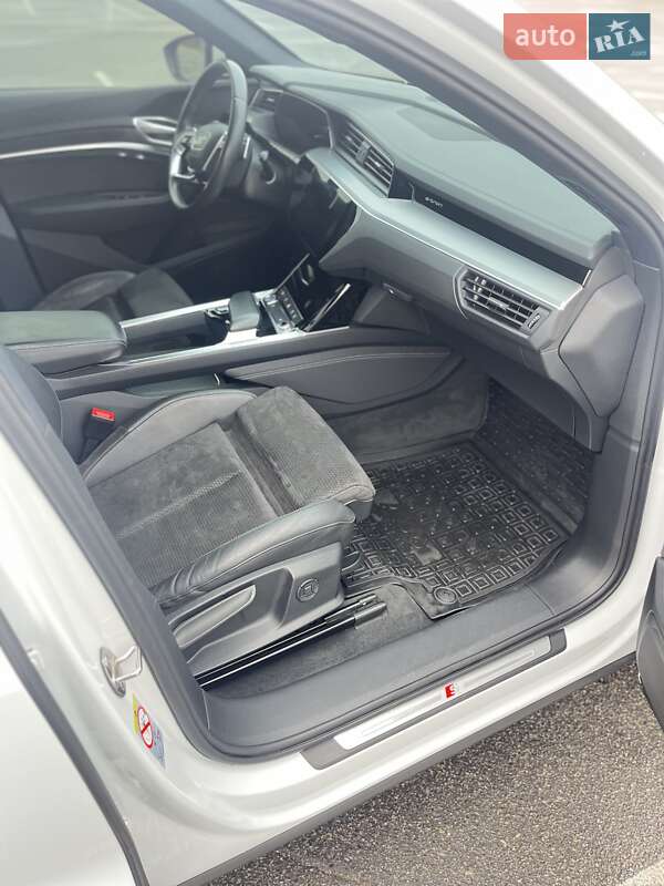 Внедорожник / Кроссовер Audi e-tron 2020 в Днепре фото 7 Внедорожник / Кроссовер Audi e-tron 2020 в Днепре