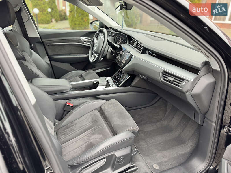 Внедорожник / Кроссовер Audi e-tron 2020 в Мукачево