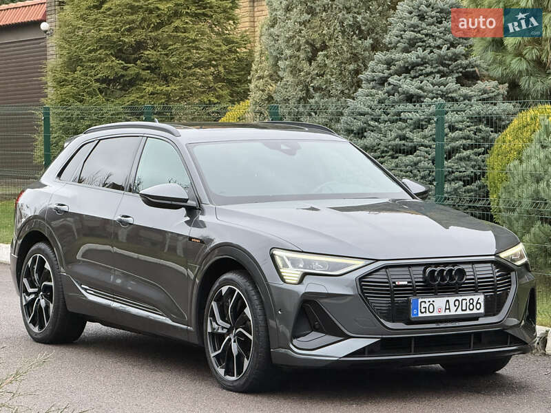 Внедорожник / Кроссовер Audi e-tron 2022 в Ровно