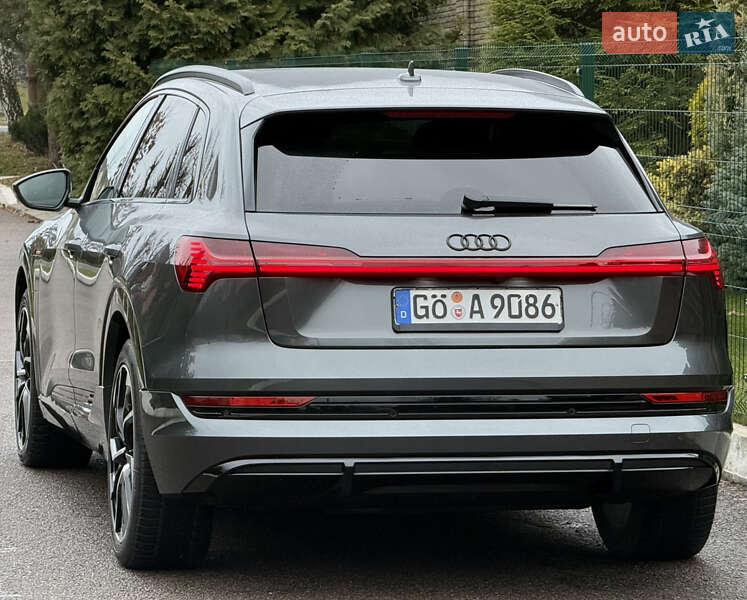 Внедорожник / Кроссовер Audi e-tron 2022 в Ровно