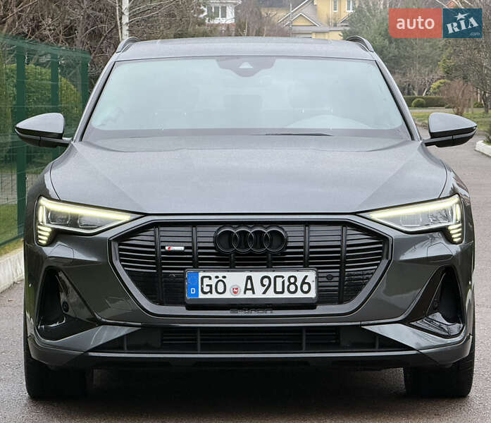 Внедорожник / Кроссовер Audi e-tron 2022 в Ровно