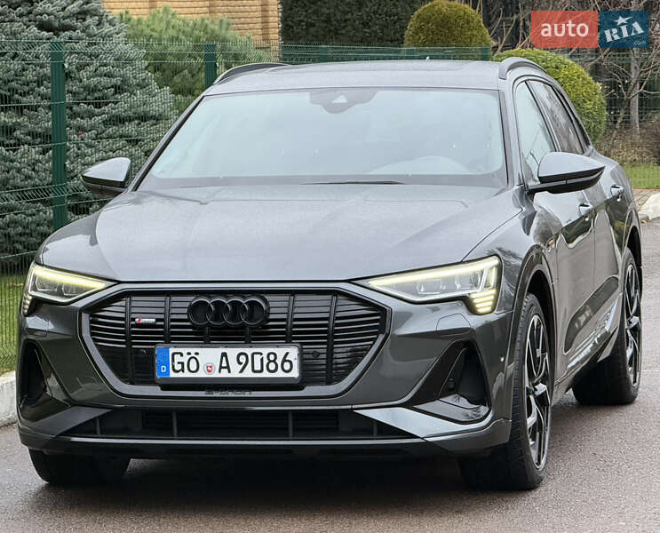 Внедорожник / Кроссовер Audi e-tron 2022 в Ровно
