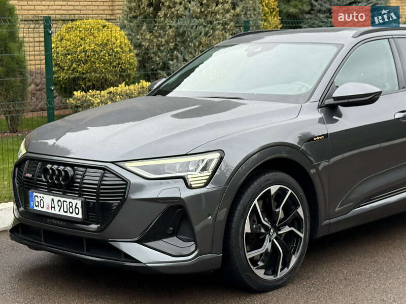 Внедорожник / Кроссовер Audi e-tron 2022 в Ровно