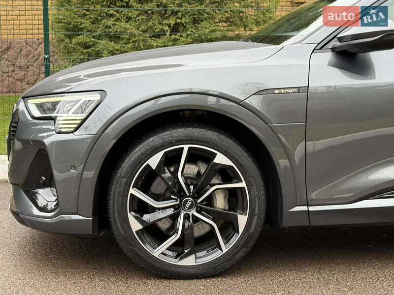 Внедорожник / Кроссовер Audi e-tron 2022 в Ровно