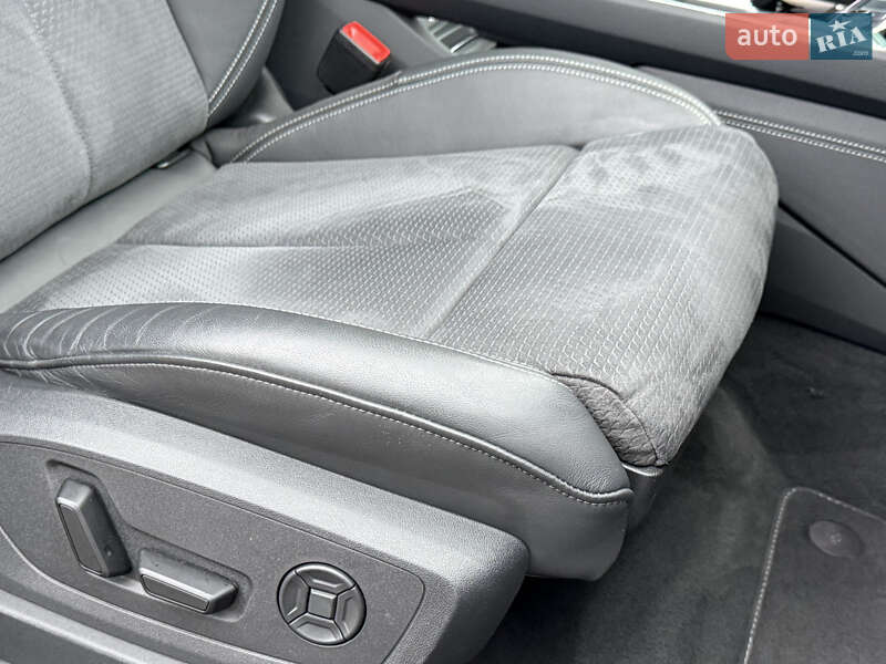 Внедорожник / Кроссовер Audi e-tron 2022 в Ровно