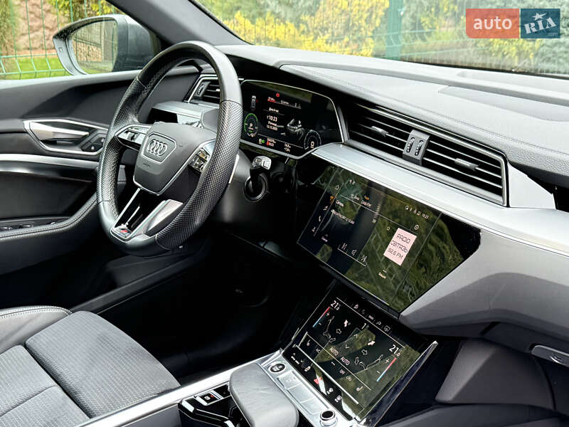 Внедорожник / Кроссовер Audi e-tron 2022 в Ровно