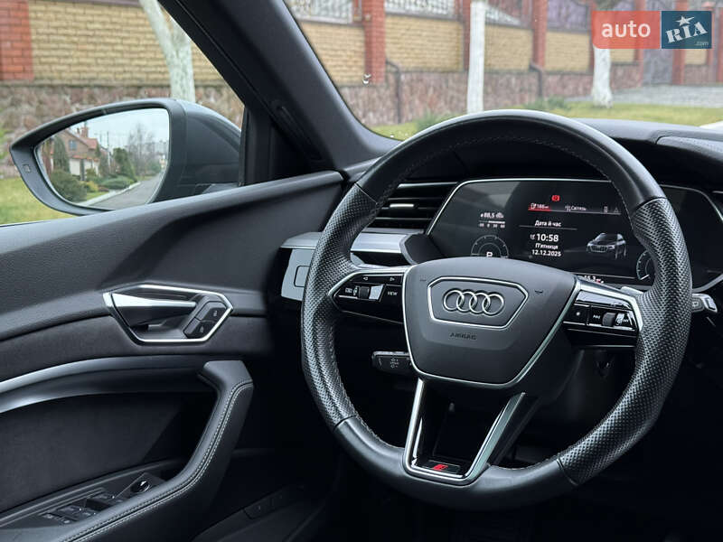 Внедорожник / Кроссовер Audi e-tron 2022 в Ровно