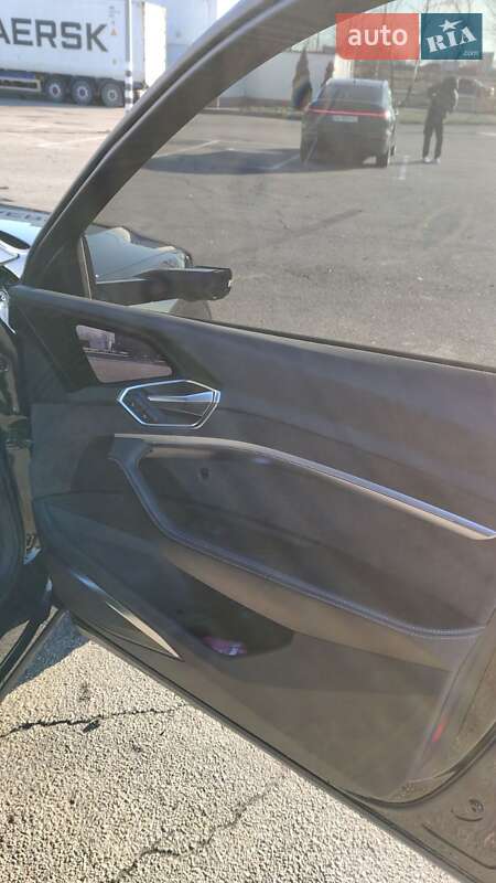 Внедорожник / Кроссовер Audi e-tron 2019 в Киеве