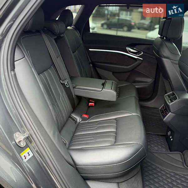 Внедорожник / Кроссовер Audi e-tron 2019 в Киеве фото 63 Внедорожник / Кроссовер Audi e-tron 2019 в Киеве
