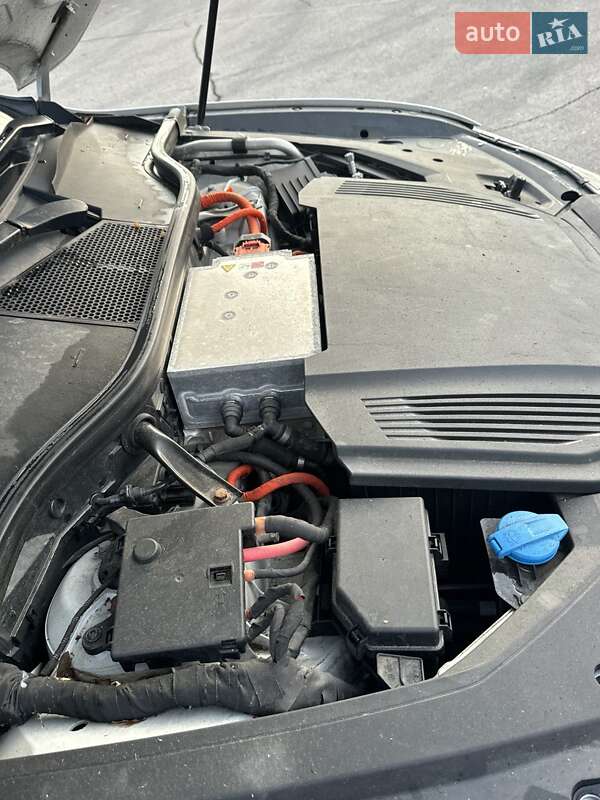 Внедорожник / Кроссовер Audi e-tron 2019 в Дрогобыче фото 47 Внедорожник / Кроссовер Audi e-tron 2019 в Дрогобыче