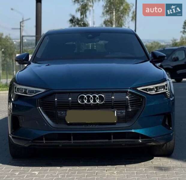 Внедорожник / Кроссовер Audi e-tron 2021 в Черновцах