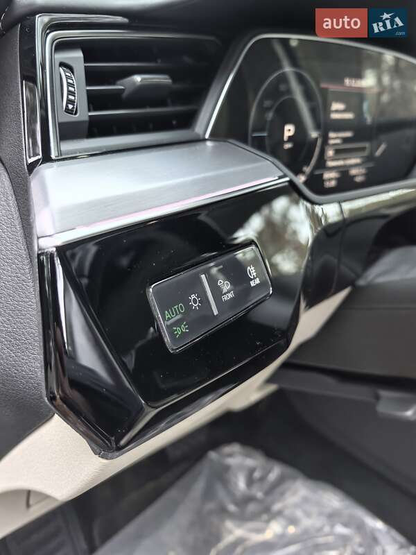 Внедорожник / Кроссовер Audi e-tron 2019 в Киеве