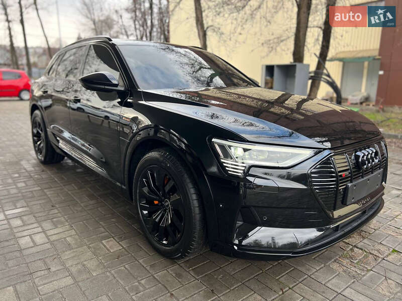 Внедорожник / Кроссовер Audi e-tron 2022 в Днепре