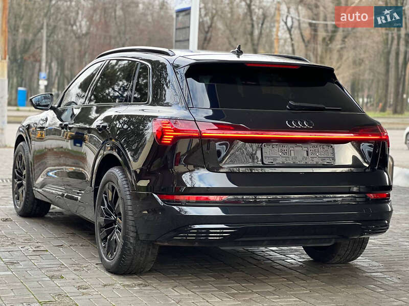 Внедорожник / Кроссовер Audi e-tron 2022 в Днепре