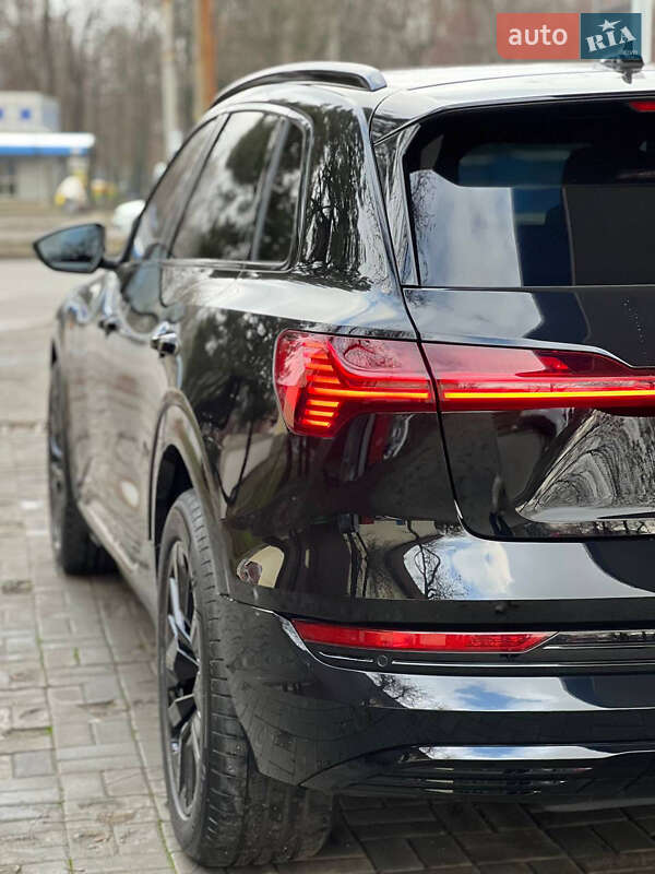 Внедорожник / Кроссовер Audi e-tron 2022 в Днепре