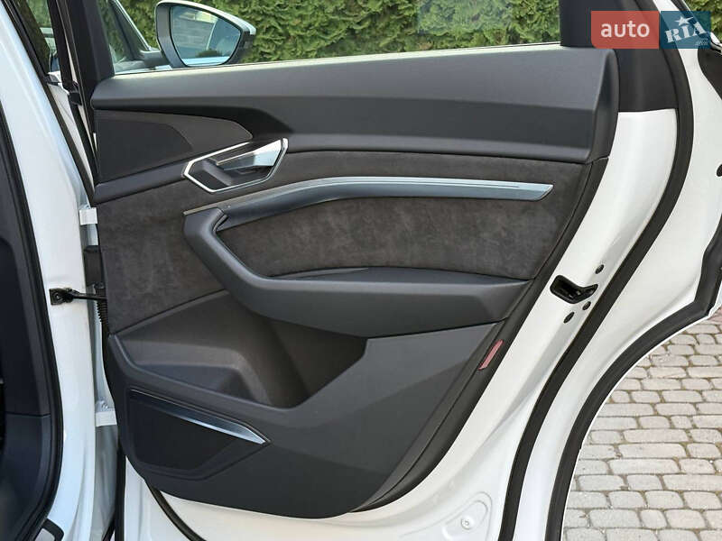 Внедорожник / Кроссовер Audi e-tron 2020 в Ровно