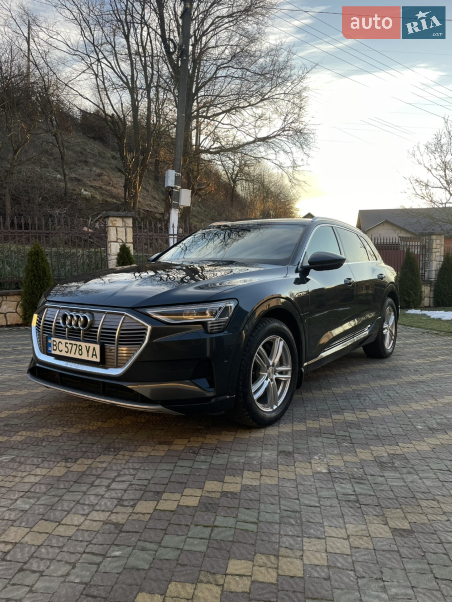 2020 Audi e-tron - мініатюра 2