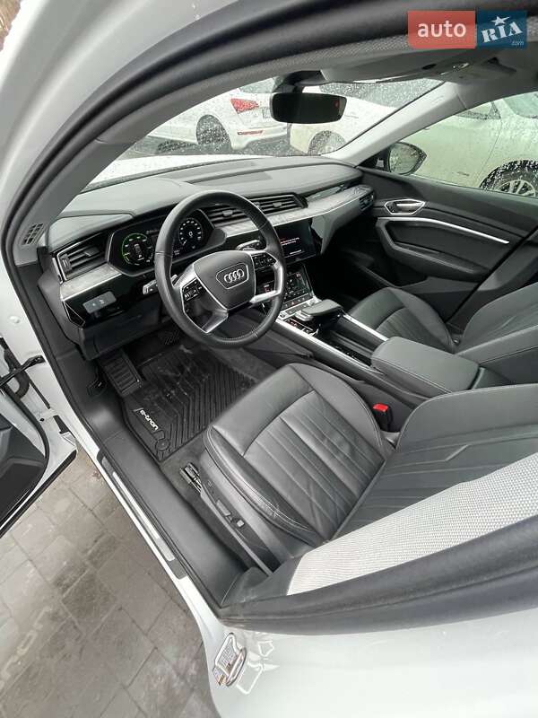 Внедорожник / Кроссовер Audi e-tron 2020 в Львове фото 10 Внедорожник / Кроссовер Audi e-tron 2020 в Львове