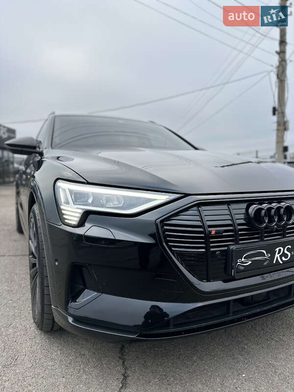 Внедорожник / Кроссовер Audi e-tron 2019 в Киеве