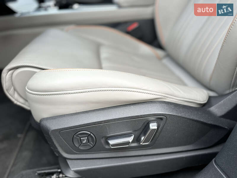 Внедорожник / Кроссовер Audi e-tron 2019 в Киеве